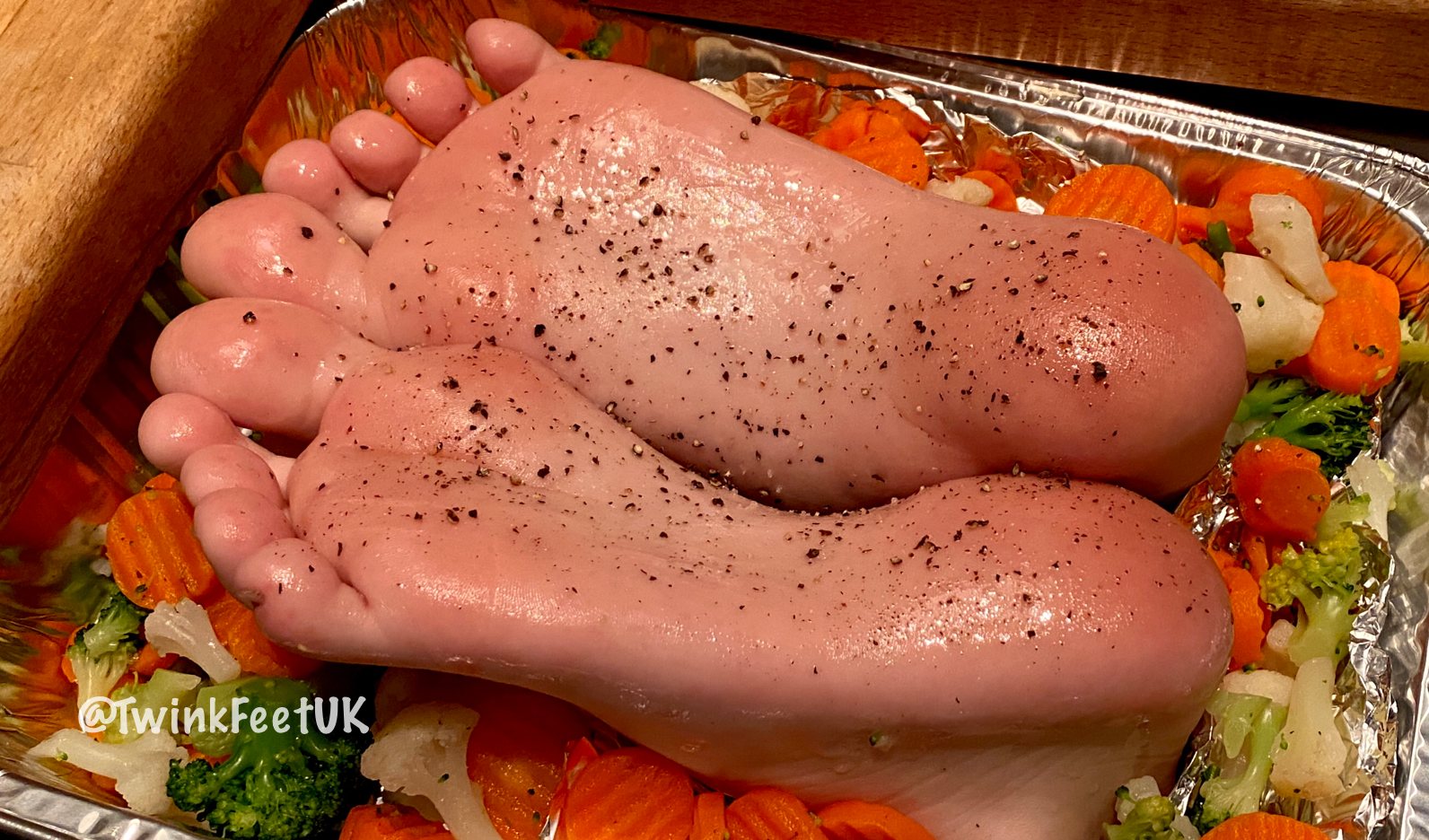 Making Roast Feet for lunch with @BGNFeet