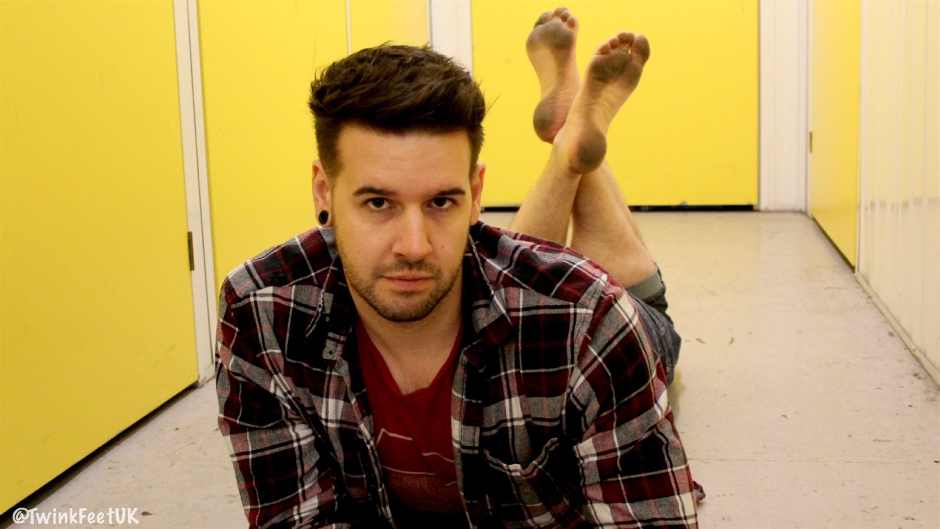 Photos of @boy_got_sole’s dirty soles at a storage centre