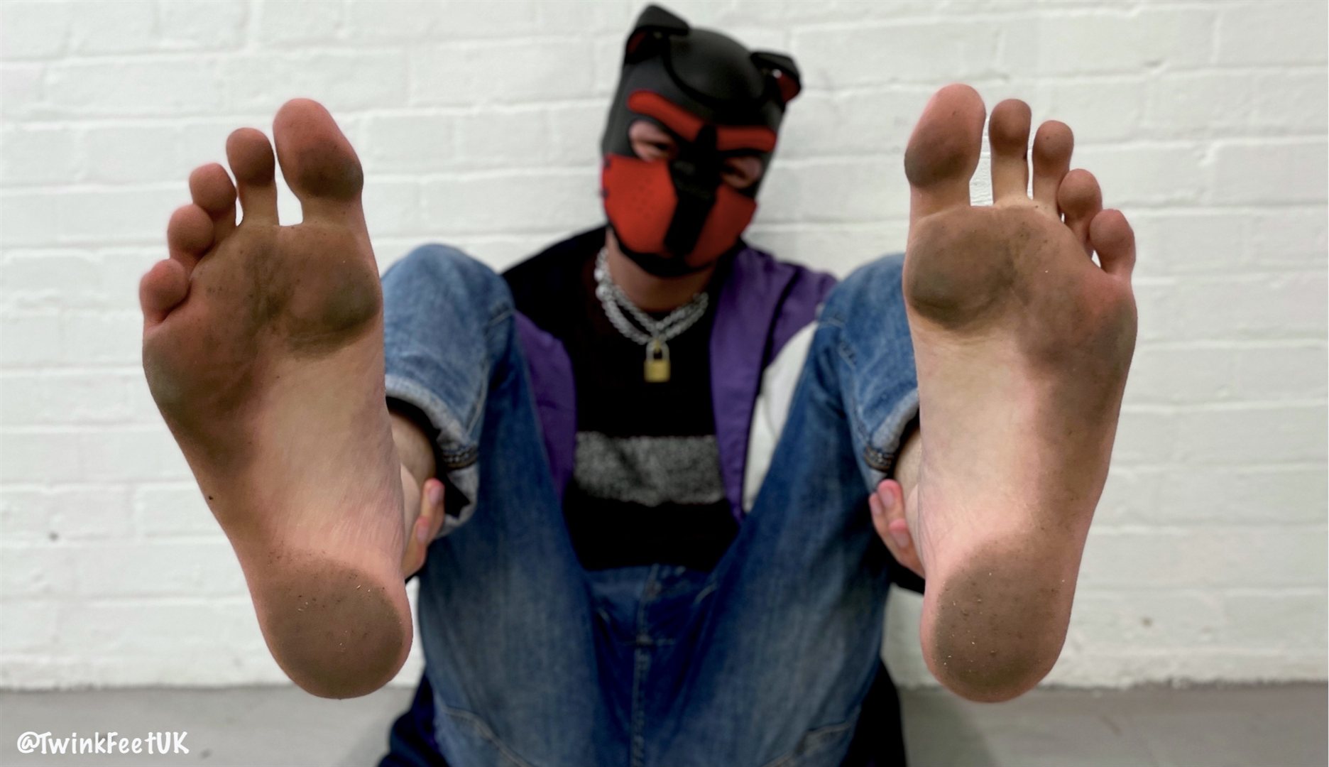 Photos of @PupDelius’ dirty paws