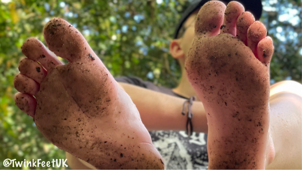 Photos of @BGNFeet with dirty soles at a river