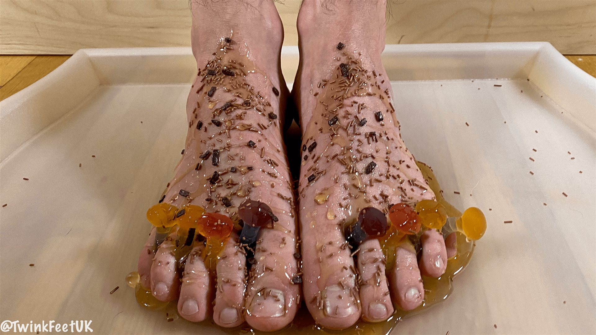 Making sweet dessert with @namelessepup’s feet