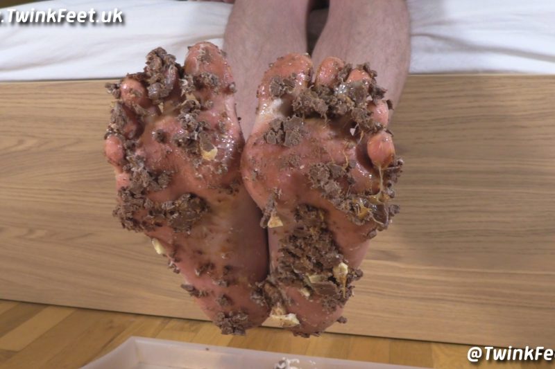Easter egg crushing and Creme Egg toes with @PupDelius