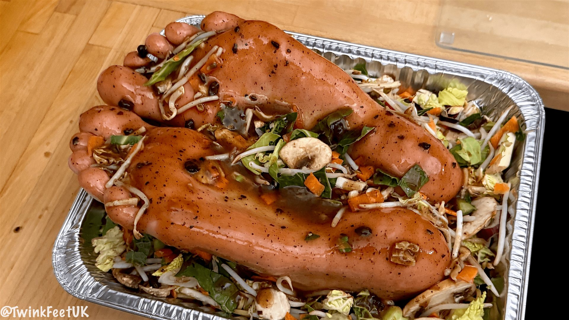 @DomJTwink’s feet stir-fry